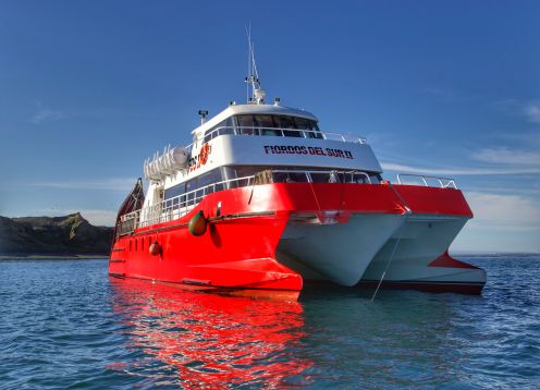 NAVEGACIÓN A PINGÜINERAS FIORDOS DEL SUR II. , 