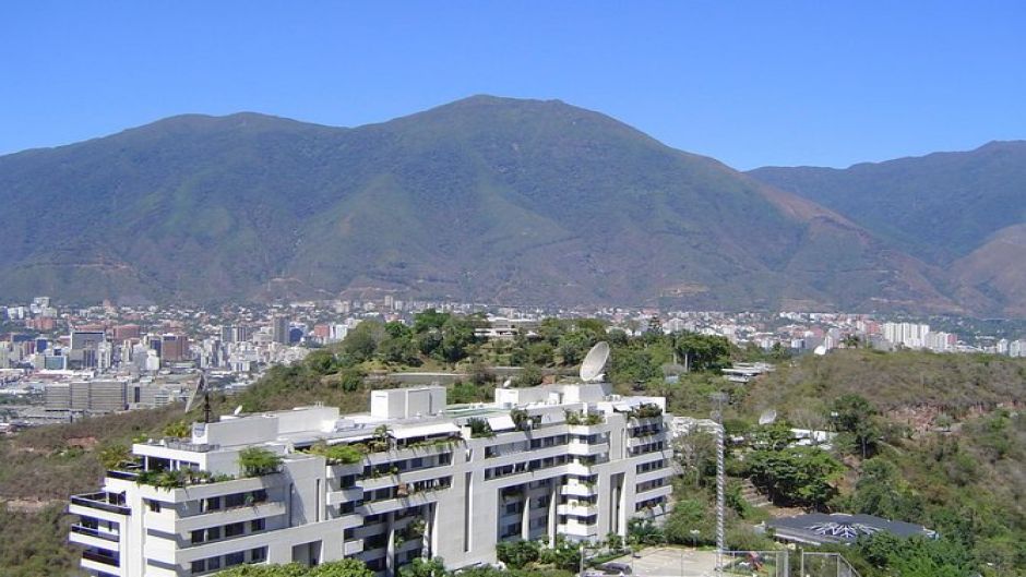 Transporte en servicio privado desde el Aeropuerto Internacional Simón Bolívar a los hoteles de Caracas. Caracas, VENEZUELA